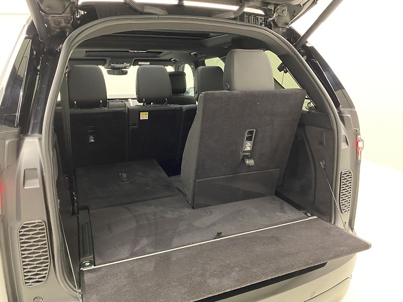 Land Rover Discovery D250 R-DYNAMIC SE AWD AUT 7m - fotka 31 z 52
