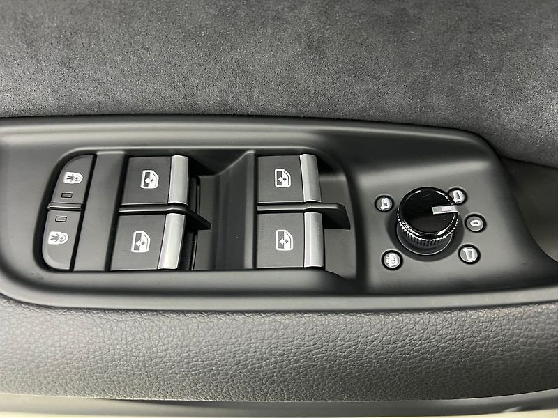 Audi Q7 50TDI QUATTRO S-LINE, EL.TAŽNÉ - fotka 28 z 33