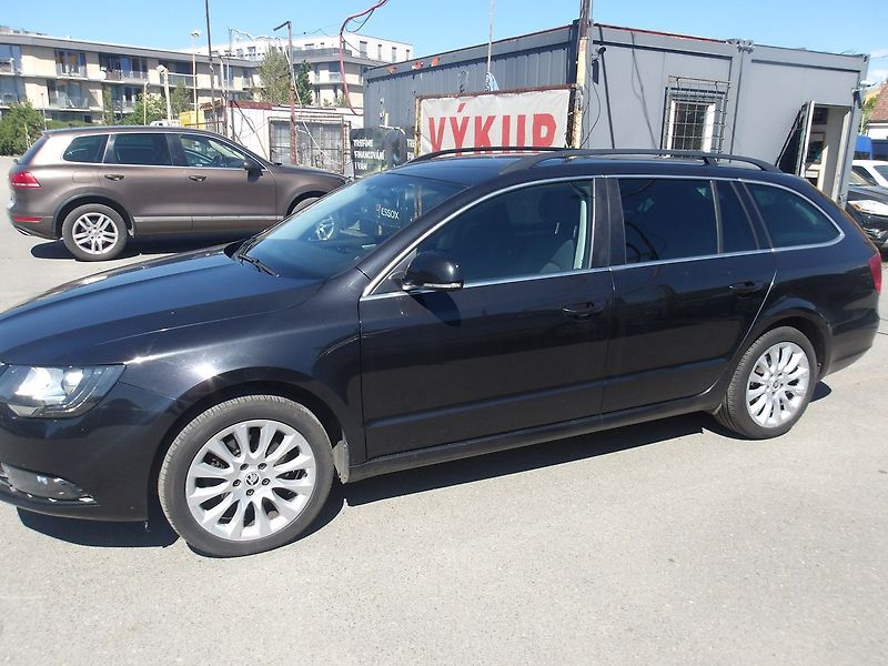 Škoda Superb 2,0TDi 125kW DSG! 2 x ALU kola - fotka 2 z 31