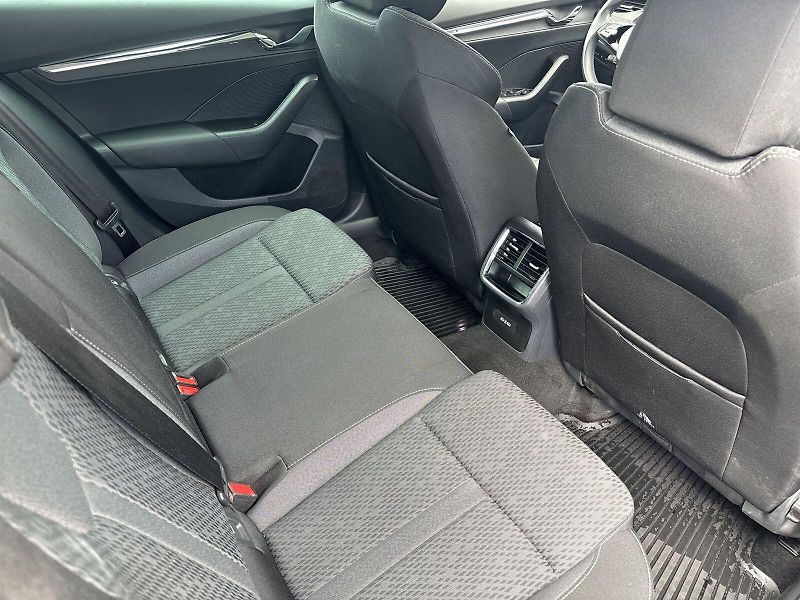 Škoda Octavia (2023) Combi 1.5 TSI Style - fotka 10 z 29
