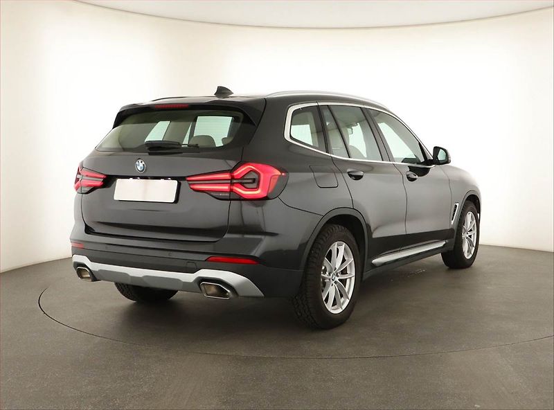 BMW X3 (2023) xDrive20d - fotka 5 z 19