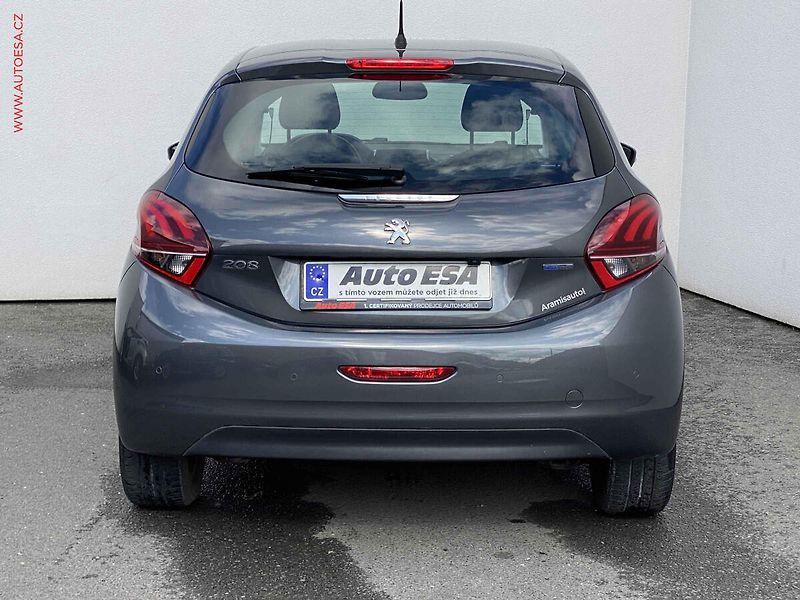 Peugeot 208 (2016) 1.2PT, Allure, navi, kamera - fotka 5 z 18