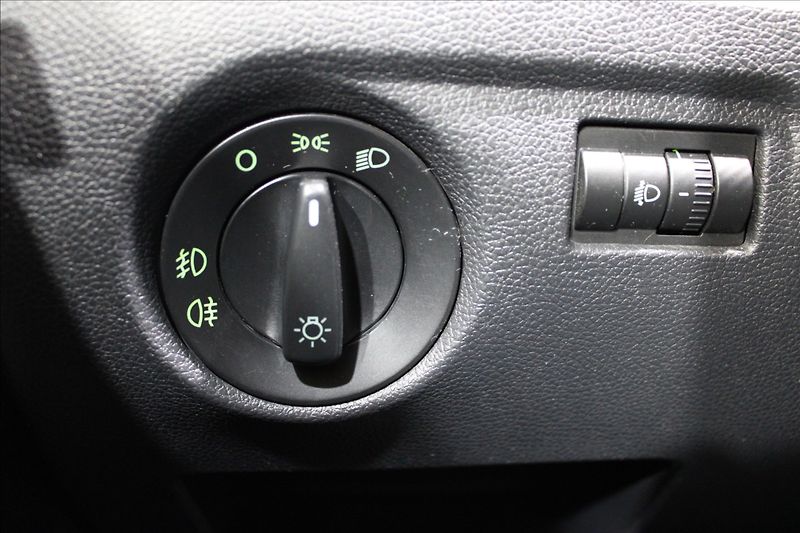 Škoda Fabia 1,9 TDI klima, tempomat - fotka 15 z 28