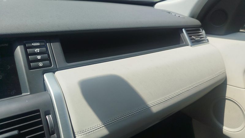 Land Rover Discovery Sport (2018) 2.0 TD4  SPORT  KOUPENO CZ - fotka 21 z 46