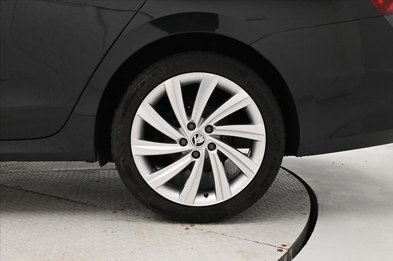 Škoda Octavia 2,0 TDI 110kW DSG Style Záruka - fotka 33 z 33