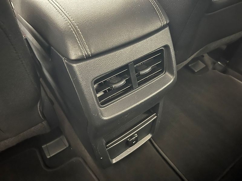 Ford Galaxy 2,0 TDCi Titanium 132kw manuál - fotka 34 z 64