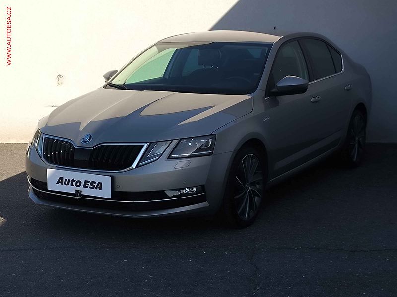 Škoda Octavia (2017) 2.0 TDi, ČR, L&K, DSG, LED - fotka 3 z 27