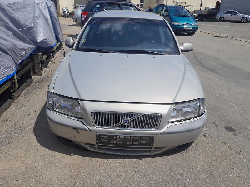 Volvo S60 NÁHRADNÍ DÍLY - fotka 2 z 7