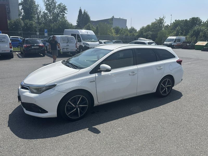 Toyota Auris (2017) - fotka 2 z 15