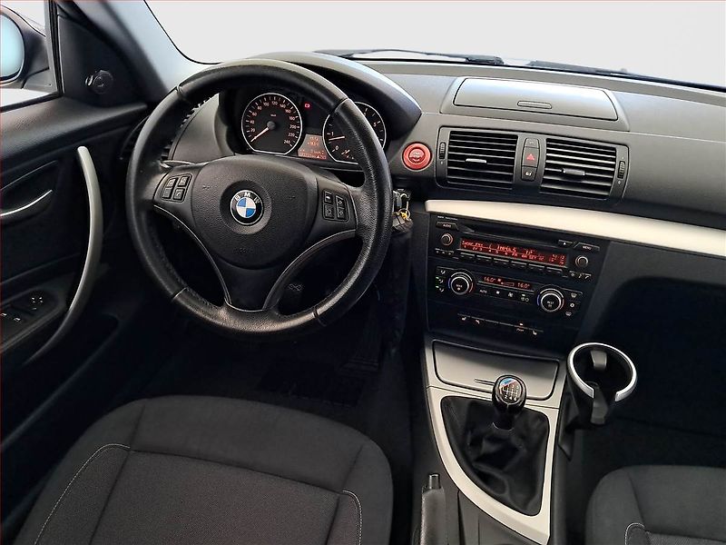 BMW Řada 1 (2009) 118i, Serv.kniha, Tempomat - fotka 7 z 18