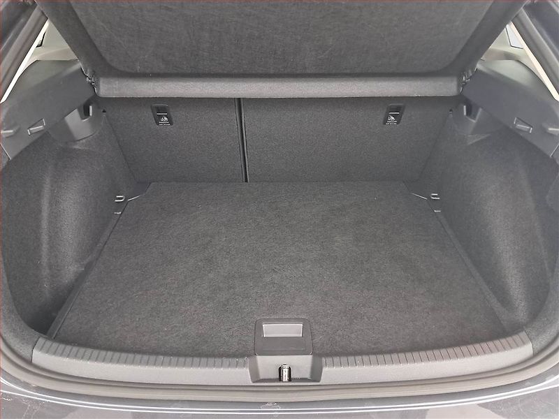 Volkswagen Taigo (2025) 1.0 TSI - fotka 14 z 19