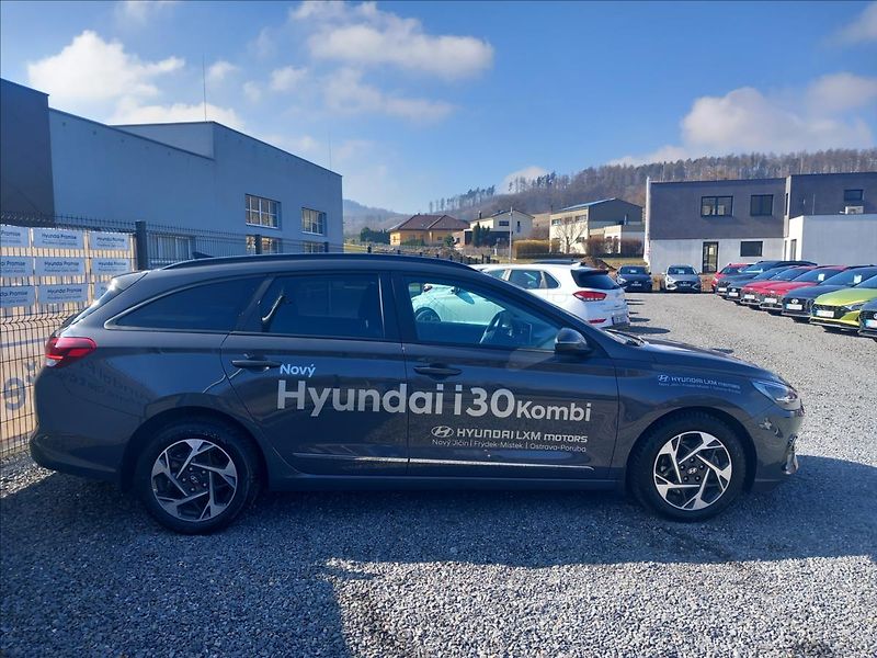 Hyundai i30 1,0 T-GDI SMART DCT - fotka 5 z 19
