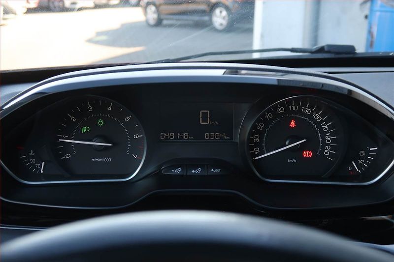 Peugeot 208 (2019) Active 1.2 PureTech, ČR,1.maj - fotka 11 z 16