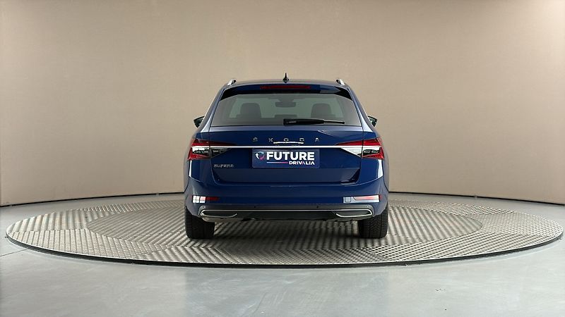 Škoda Superb 1.5 TSI DSG L&K Combi - fotka 5 z 33