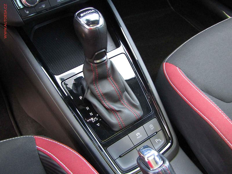 Škoda Kamiq (2021) 1.5 TSi, ČR, DSG, navi, LED - fotka 15 z 24