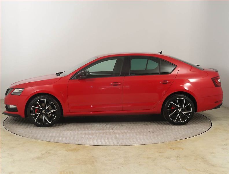 Škoda Octavia (2019) Style Plus 2.0 TSI - fotka 3 z 23