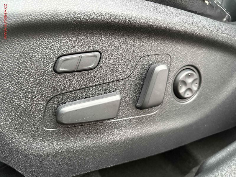 Kia Sorento (2015) 2.2 CRDi 4x4, ČR, AT, bixen - fotka 13 z 18