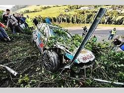 Nejprve do takzvané media zóny, kde se na závodníky vrhnou novináři, fotografové a kameramani. Jako v pátek večer na Latvalu, který v tu dobu v soutěži vedl.