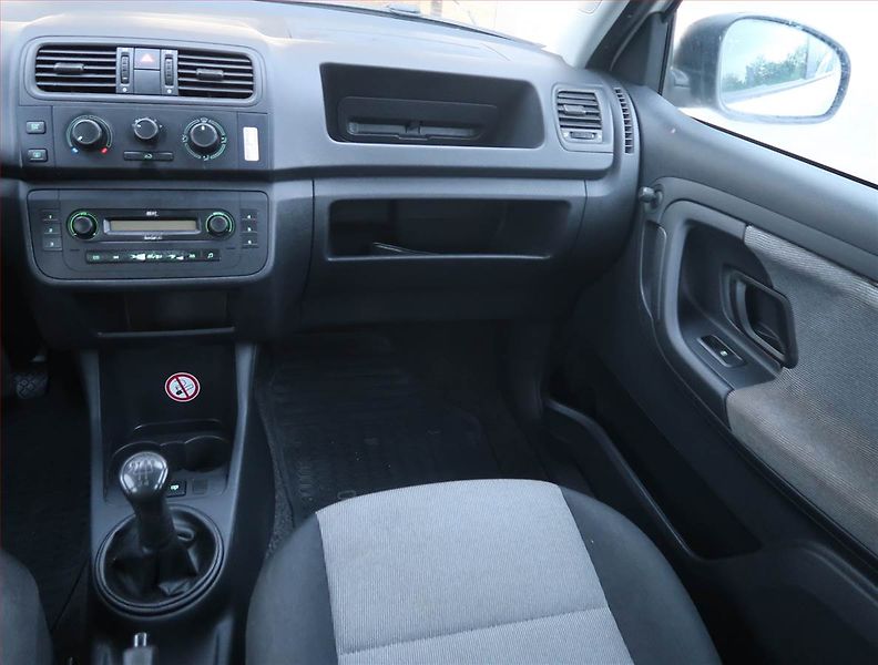 Škoda Fabia (2010) 1.2, Serv.kniha, Eko.zaplacen - fotka 8 z 14