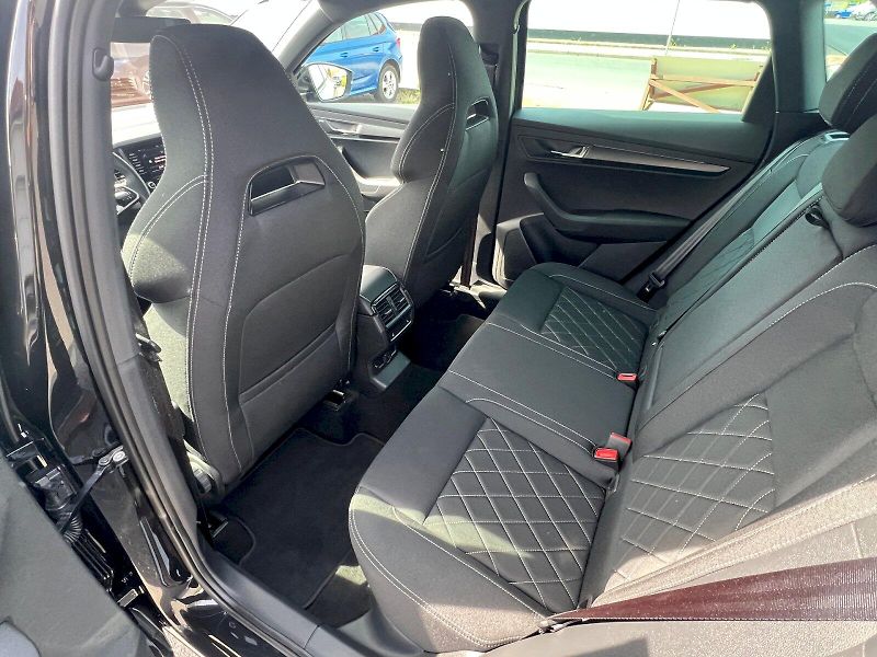 Škoda Karoq (2025) Sportline 1.5TSi 110kW 7°autom - fotka 13 z 32