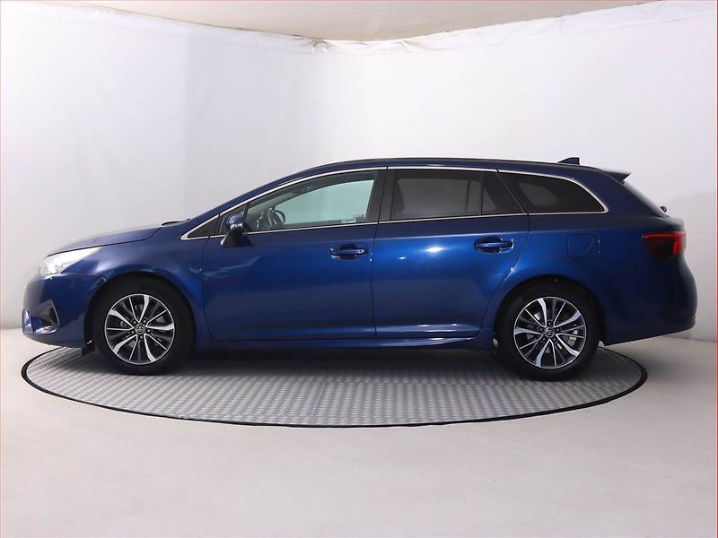 Toyota Avensis (2016) 2.0 D-4D, Serv.kniha, Navi - fotka 3 z 18