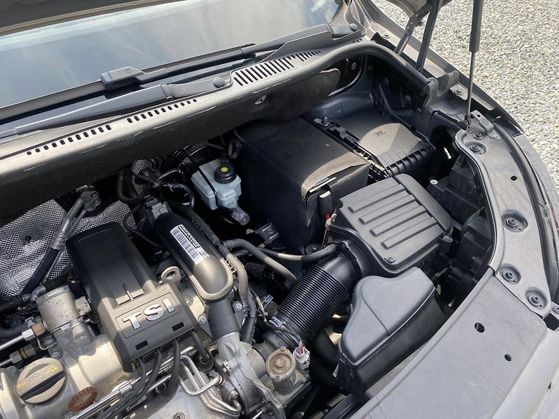 Volkswagen Touran 1.2 TSI 77kW-CLIMATRONIC-NAVI - fotka 40 z 41