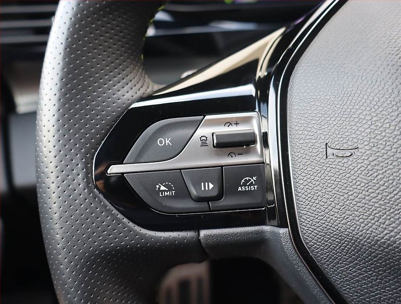 Peugeot 308 (2023) GT 1.2 PureTech - fotka 22 z 25
