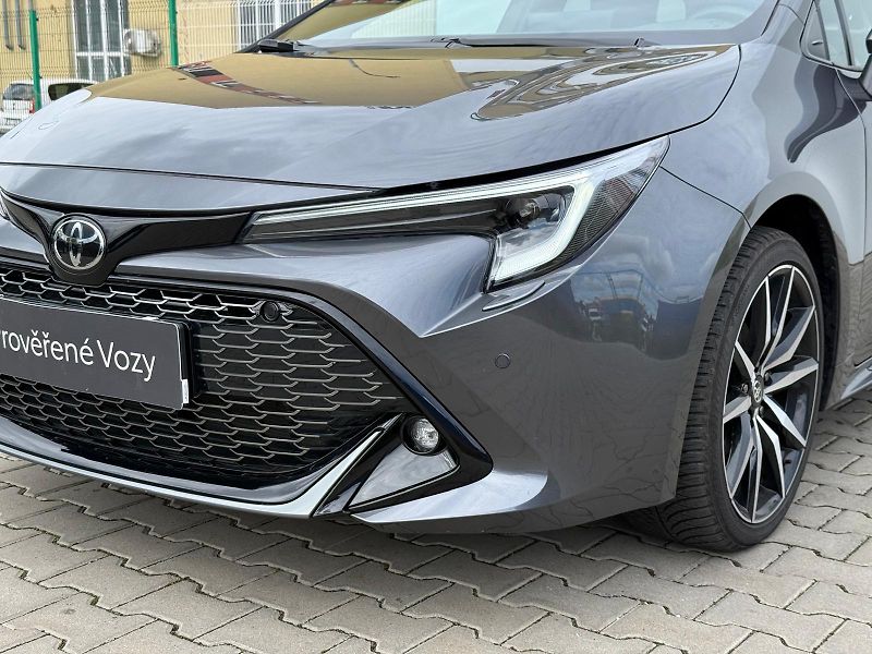 Toyota Corolla 1.8 HSD e-CVT GR Sport - fotka 27 z 28