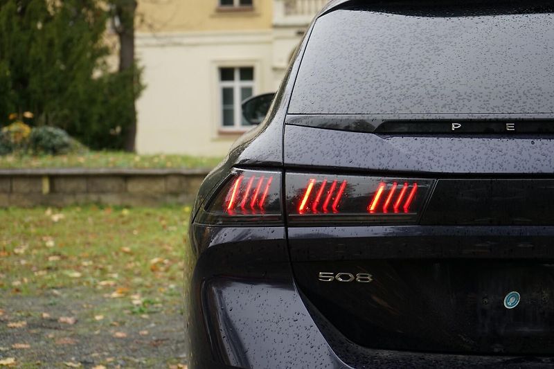 Peugeot 508 1.5HDi Allure Kamera CarPlay - fotka 11 z 22