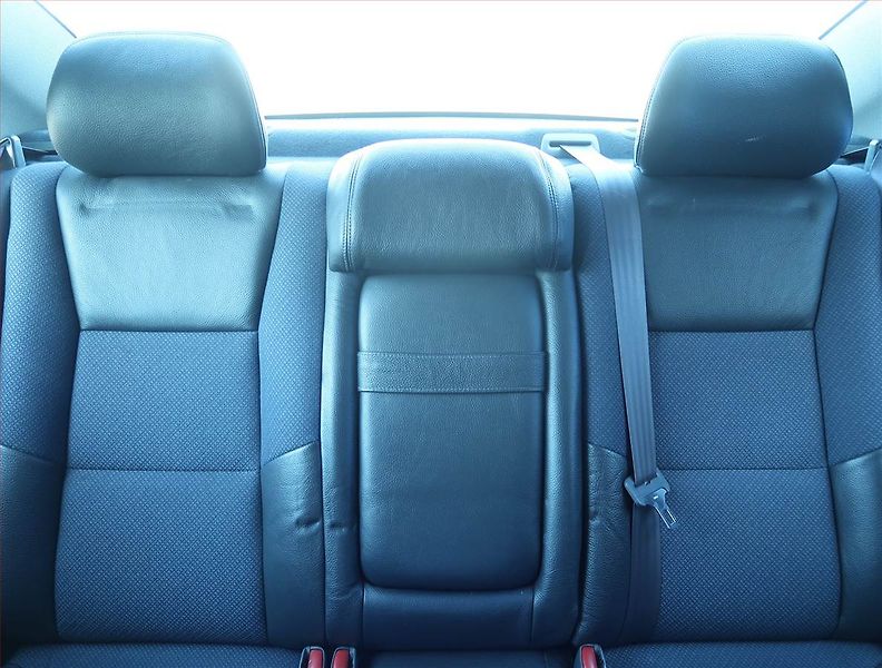 Volvo S60 (2000) 2.4, nová STK, oblíbený vůz - fotka 10 z 16