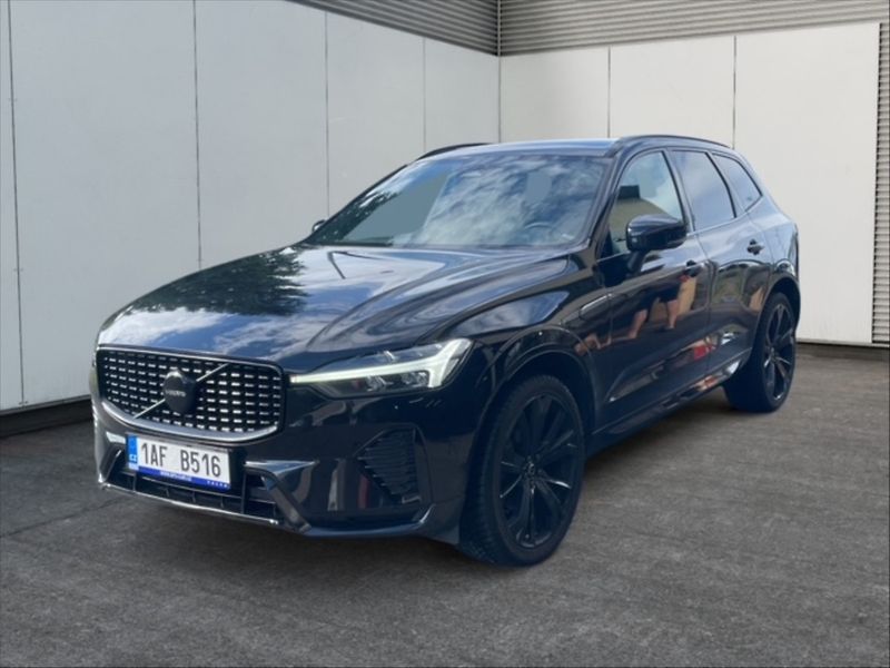 Volvo XC60 2,0 B5 AWD Plus Black Ed. AT - fotka 3 z 11