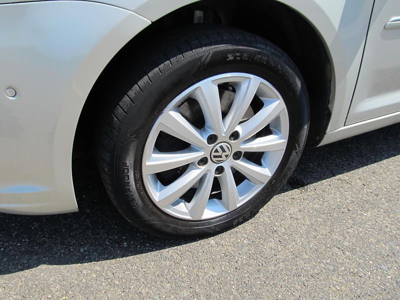 Volkswagen Touran (2011) 2.0TDI 7 míst  - fotka 53 z 60