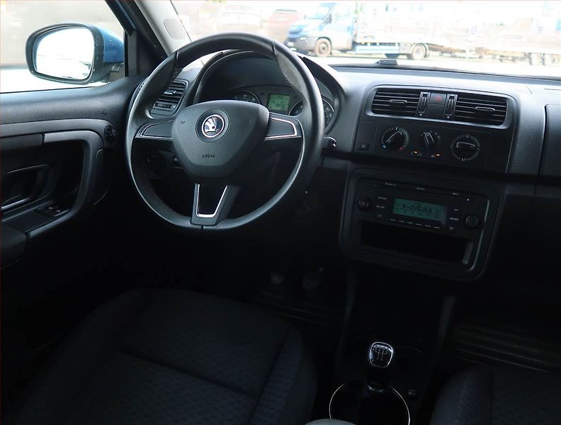 Škoda Fabia (2013) 1.2 12V, po STK, slušný stav - fotka 7 z 15