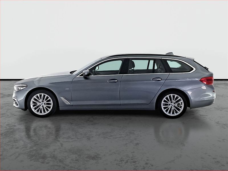 BMW Řada 5 (2017) Luxury Line 520d xDrive, 4X4 - fotka 3 z 28