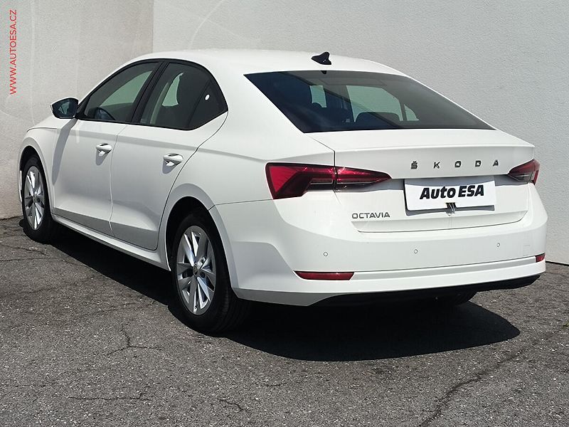 Škoda Octavia (2021) 1.5 TSi, 2.maj,ČR, Ambition - fotka 6 z 25