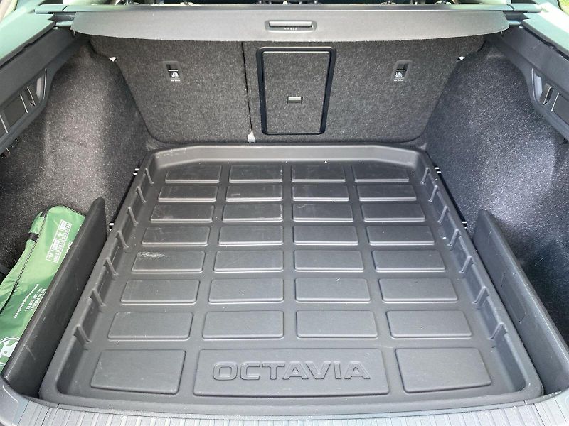 Škoda Octavia (2024) Combi 2.0 TDI Ambition - fotka 25 z 31