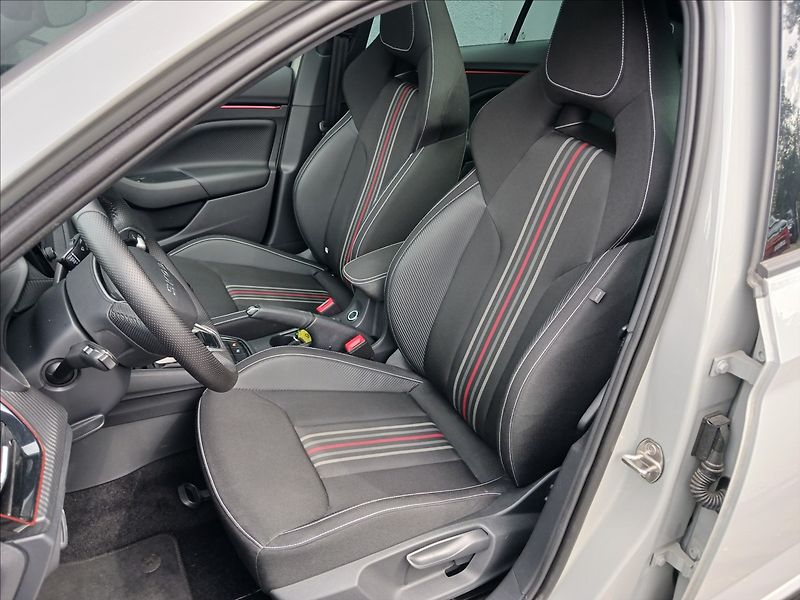Škoda Scala 1,5 110 kW MONTE CARLO - fotka 13 z 31