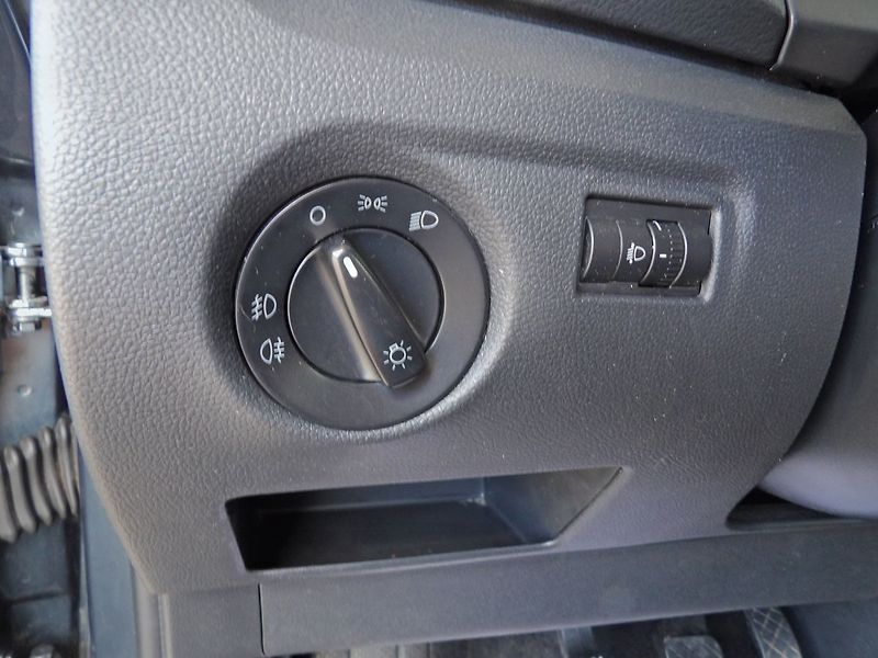 Škoda Fabia 1.2TSI 63kW Tempomat Alu PDC - fotka 13 z 26