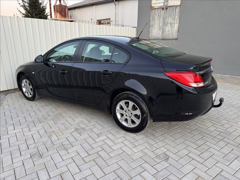 Opel Insignia 1,6 i 85kW tažné KLIMA ALU - fotka 10 z 50
