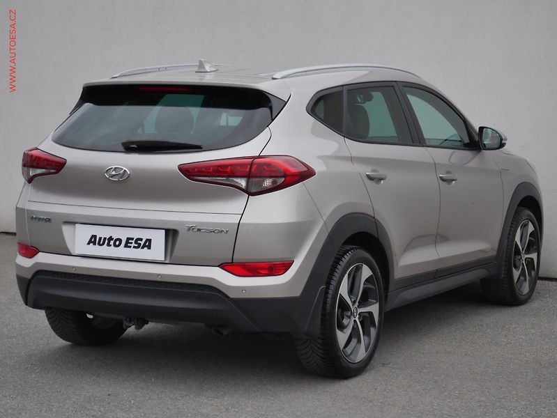 Hyundai Tucson (2015) 1.7 CRDi, ČR, AC, výhřev sed. - fotka 4 z 23