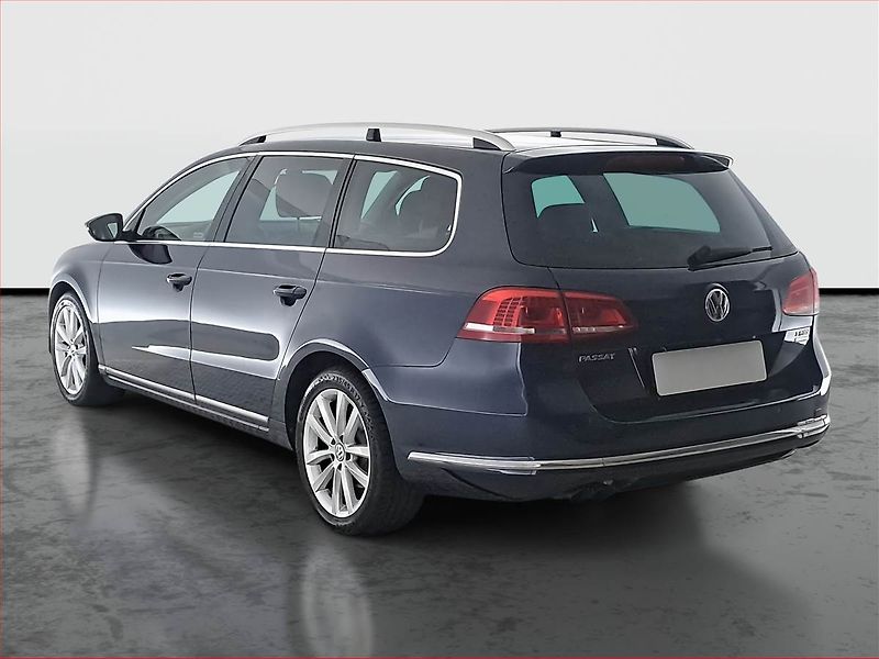 Volkswagen Passat (2014) 2.0 TDI, Automat, Xenony - fotka 4 z 17
