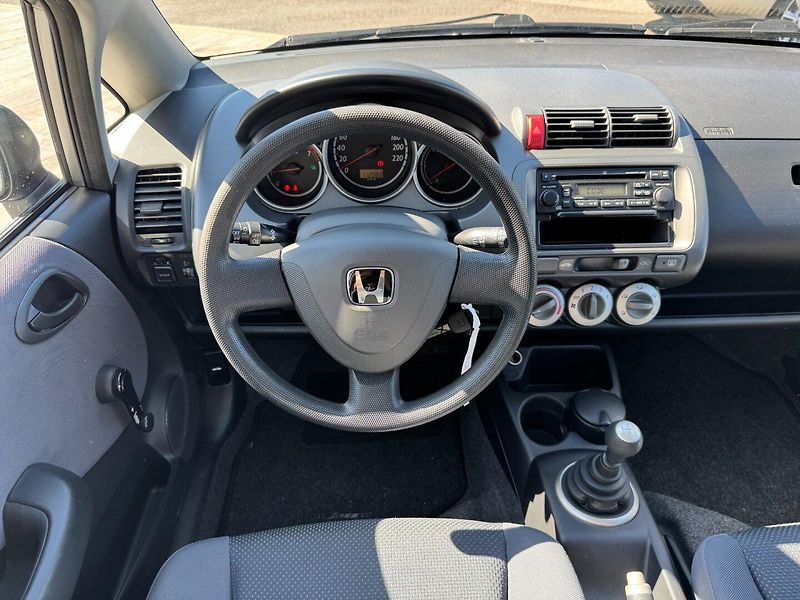 Honda Jazz (2006) 1.2i 57kW - fotka 15 z 29