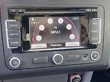Volkswagen Touran (2014) 1.4 TSi, CUP, navi, panor - náhled 15