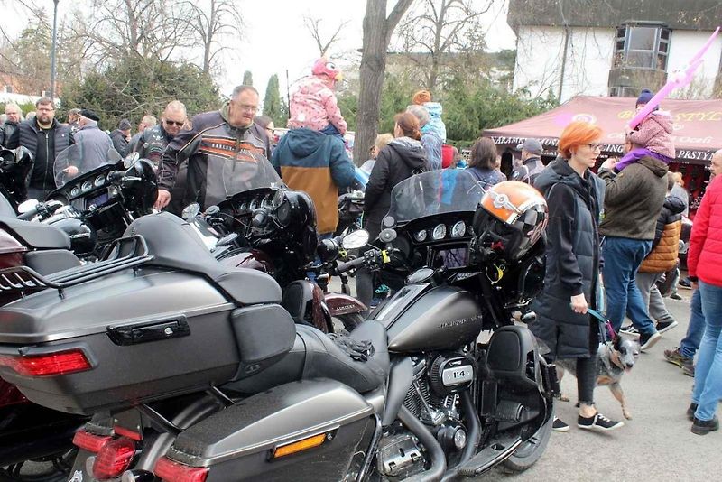 Z příjezdu spanilé jízdy motocyklů do Poděbrad.