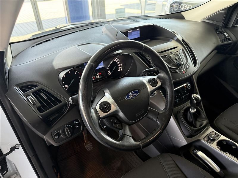 Ford Kuga 2,0   1.MAJ,4X4,SERVISKA,ČR,TA - fotka 11 z 23