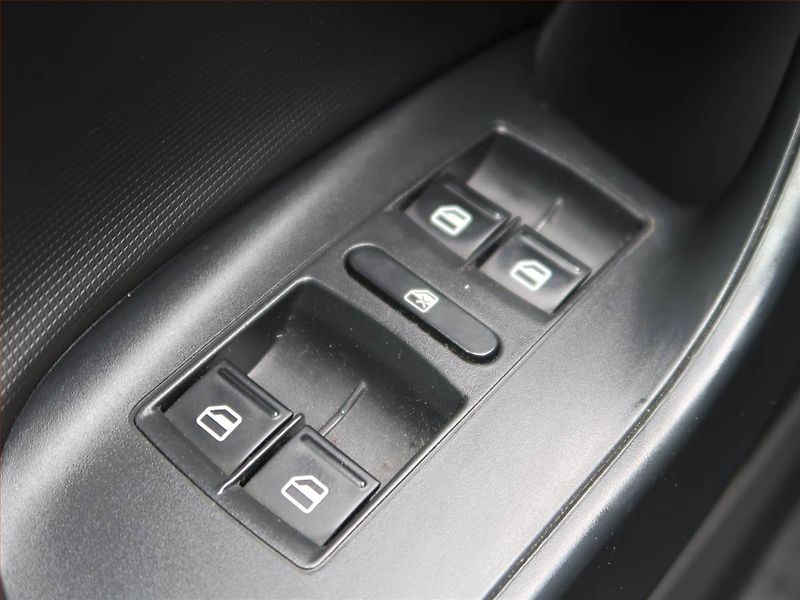 Seat Ibiza (2010) 1.4 16V, Tempomat - fotka 17 z 17