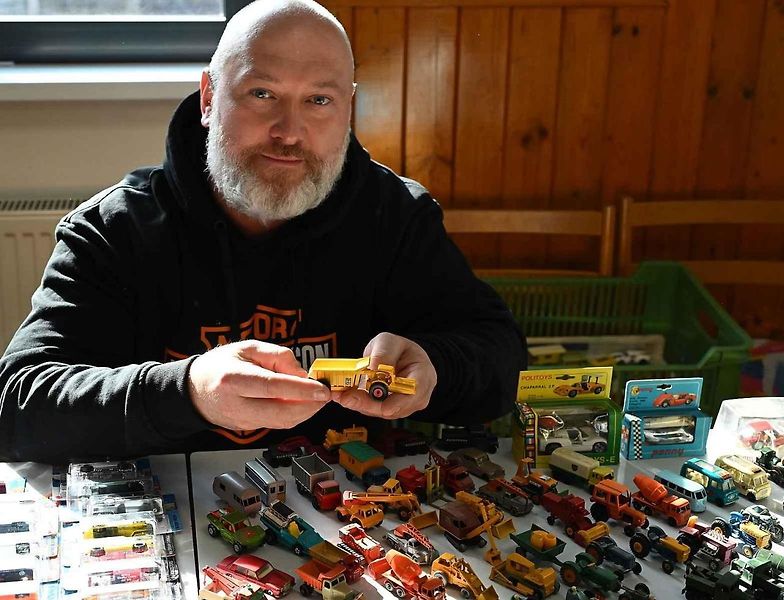 V prostorách budovy jirkovské hasičské zbrojnice se konala burza autíček a hraček.