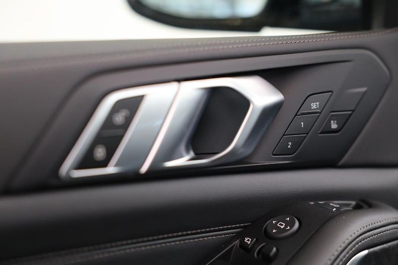 BMW X5 xDrive30d - fotka 13 z 18