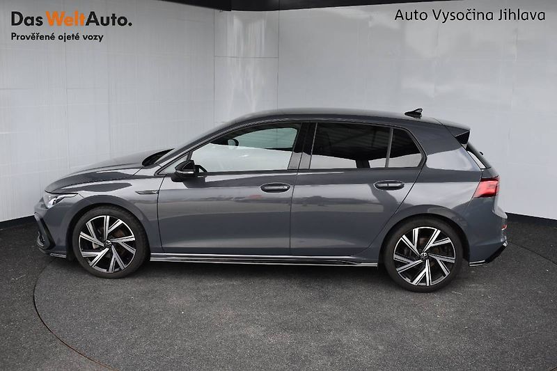 Volkswagen Golf (2022) 1.5TSI 110kW R-Line, Manuál - fotka 3 z 24