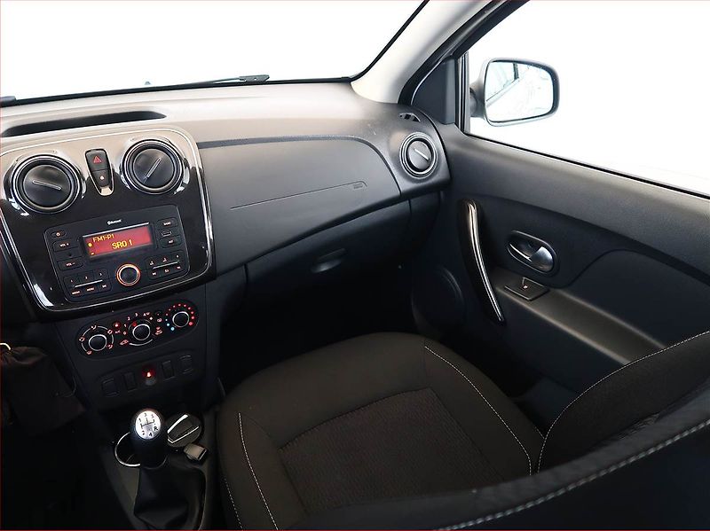 Dacia Sandero (2018) 1.0 SCe, Park. senzory - fotka 8 z 13